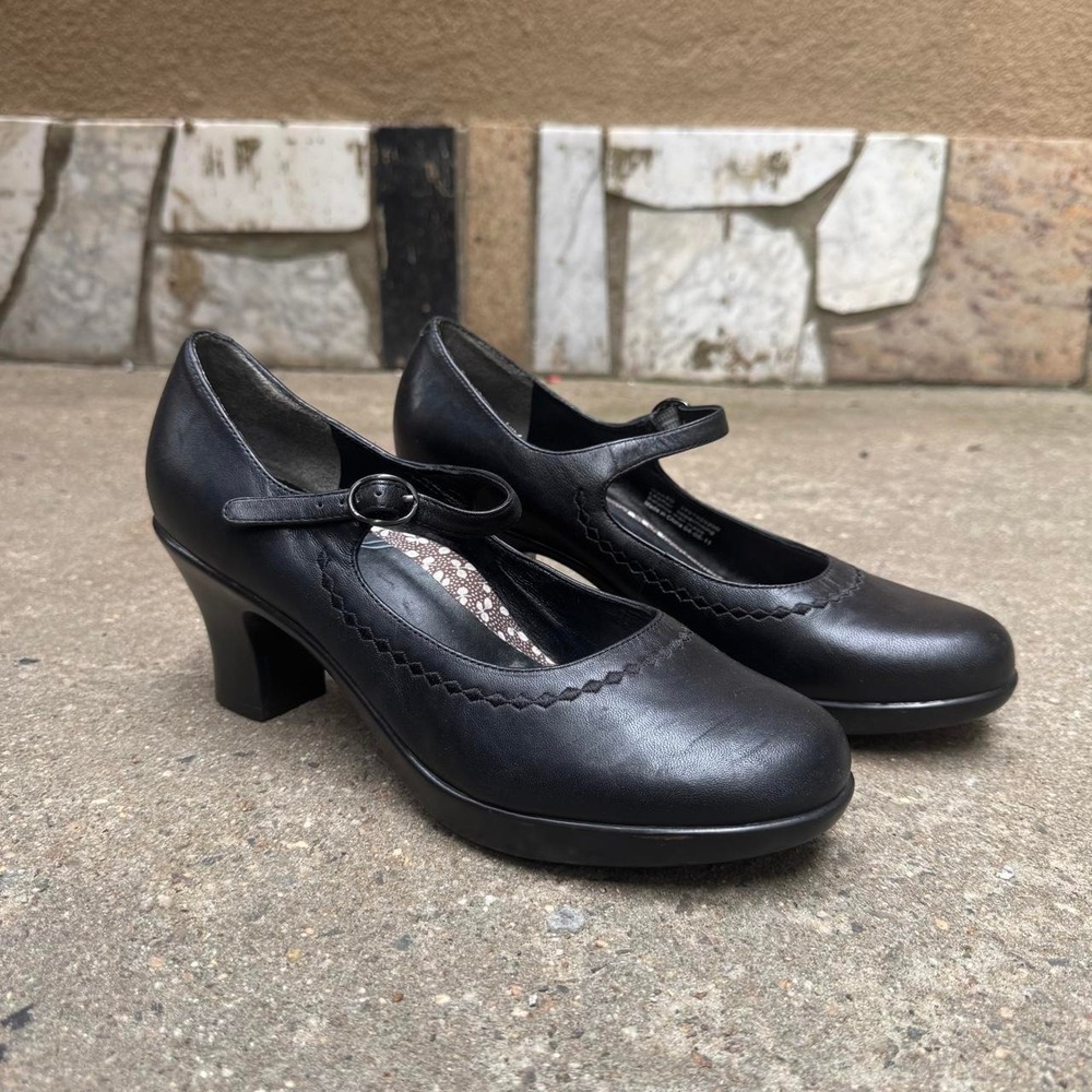 Dansko Black Mary Jane Heels Women's Size 40 Pumps Leather Classic Minimalist